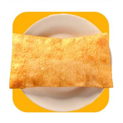 Pastel crocante servido em porção